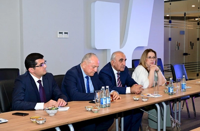 Yaradıcı sahələr üzrə təhsil və sənaye əməkdaşlığı müzakirə olunub — FOTOLAR