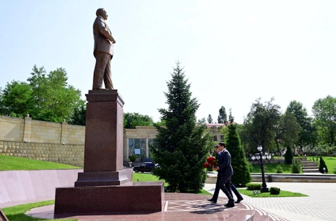 Mədəniyyət naziri Lerikdə vətəndaşların müraciətlərini dinləyib — FOTOLAR