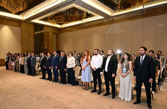 “Gələcəyin mediası: “Əkinçi”nin izi ilə” mövzusunda media forum keçirilir — FOTOLAR “Gələcəyin mediası: “Əkinçi”nin izi ilə” mövzusunda media forum keçirilir — FOTOLAR