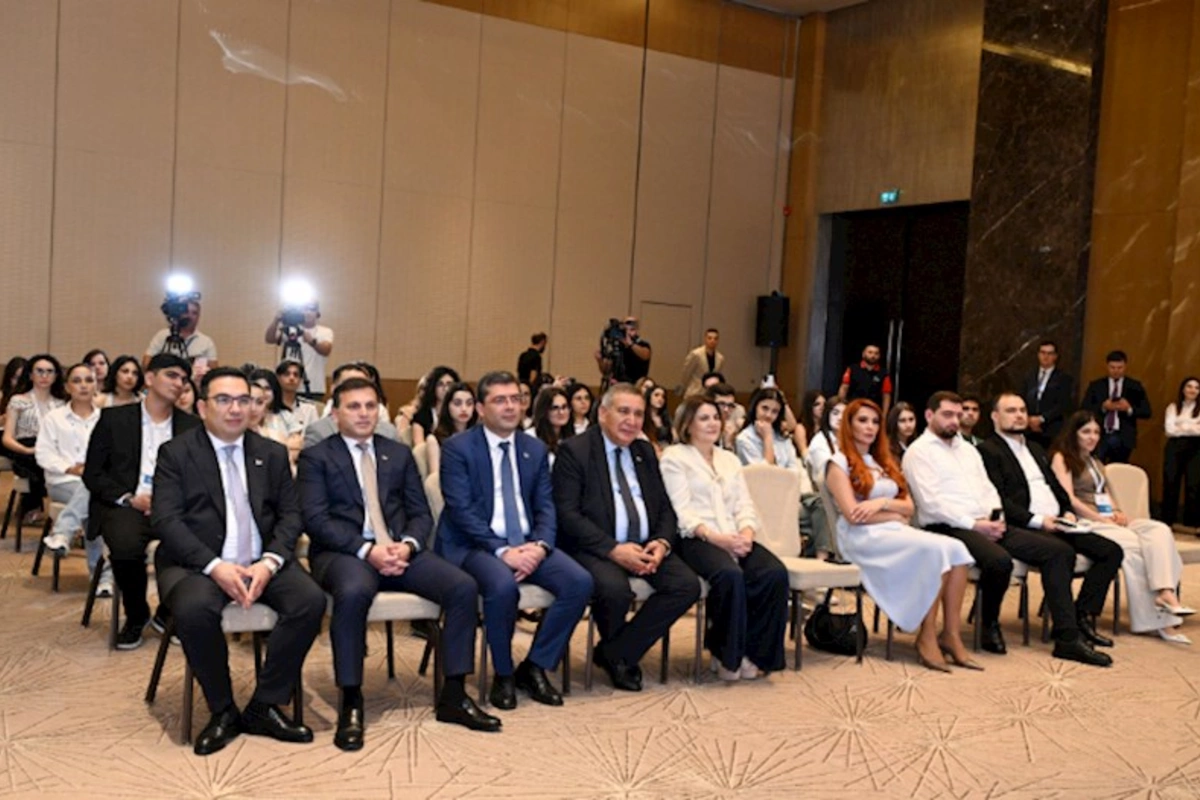 “Gələcəyin mediası: “Əkinçi”nin izi ilə” mövzusunda media forum keçirilir — FOTOLAR