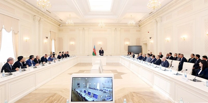 Nigar Rəsulbəyova təqaüdə göndərildi — FOTO