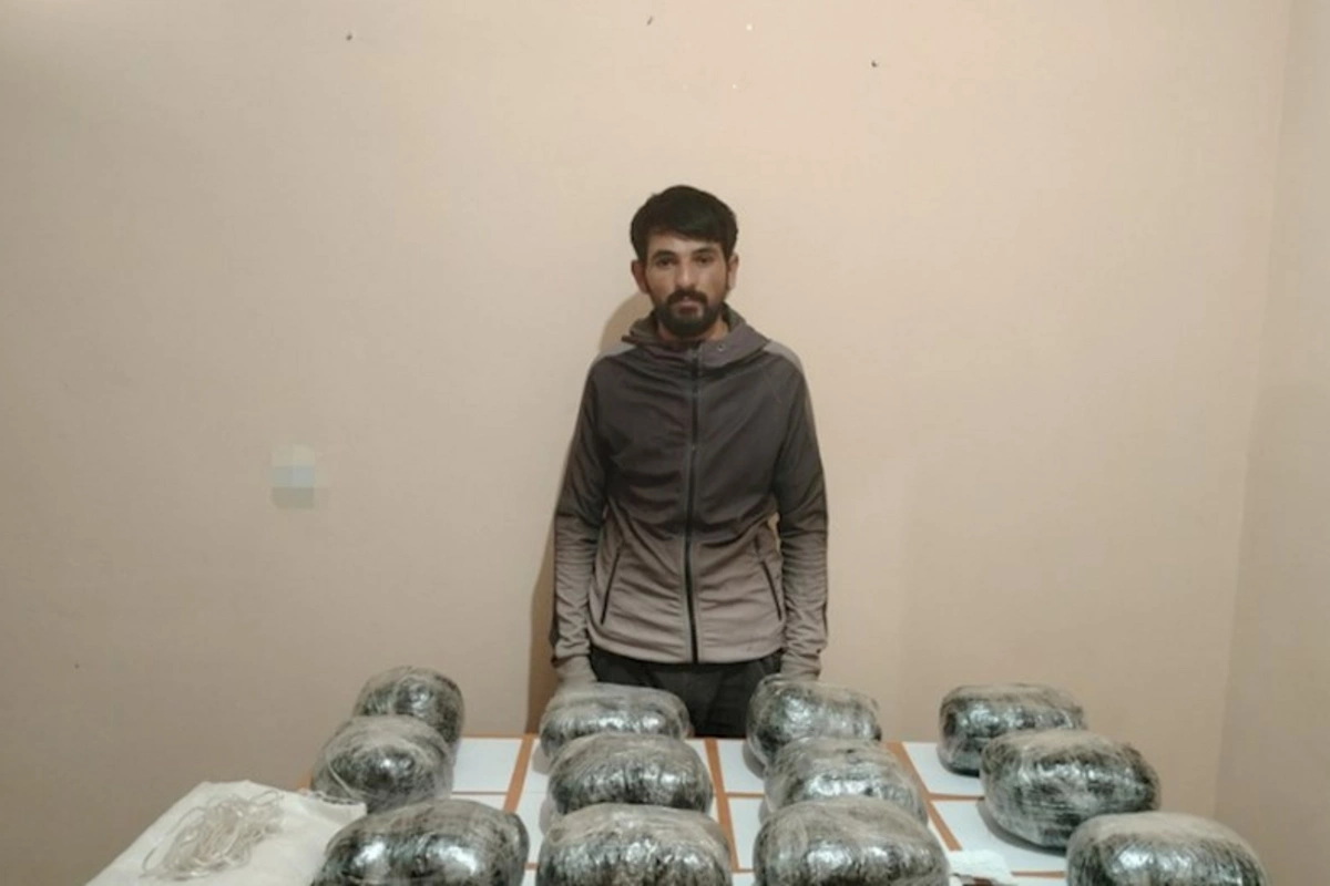 Azərbaycana narkotik keçirmək istəyərkən tutuldu