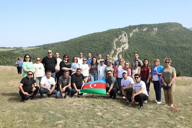 Birlik əməkdaşlarının işğaldan azad olunan ərazilərə ekskursiyasından FOTOLAR Birlik əməkdaşlarının işğaldan azad olunan ərazilərə ekskursiyasından FOTOLAR