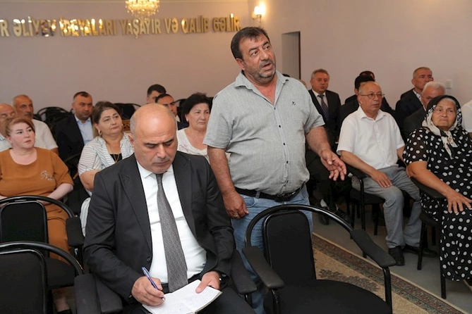 Hacıqabul RİH-də vətəndaş qəbulu keçirilib — FOTOLAR Hacıqabul RİH-də vətəndaş qəbulu keçirilib — FOTOLAR