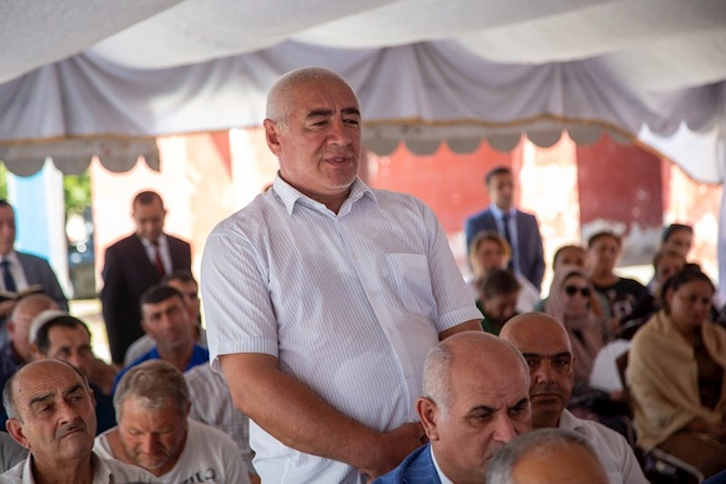 Rüstəm Xəlilov vətəndaşların problemlərini dinləyib — FOTOLAR