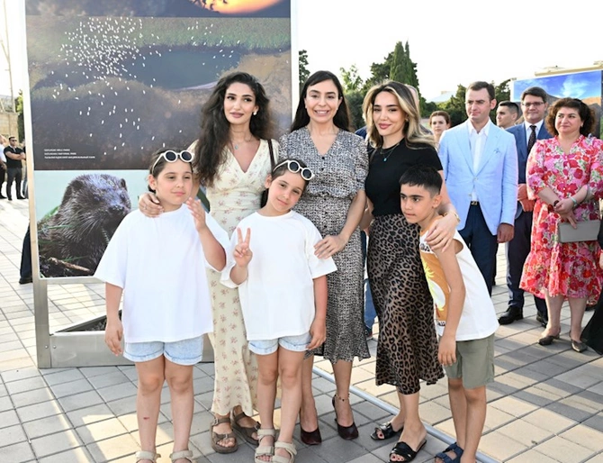 Leyla Əliyeva “Milli Parklar — Azərbaycanın 12 Möcüzəsi” fotosərgisinin açılışında (FOTOLAR) Leyla Əliyeva “Milli Parklar — Azərbaycanın 12 Möcüzəsi” fotosərgisinin açılışında (FOTOLAR)
