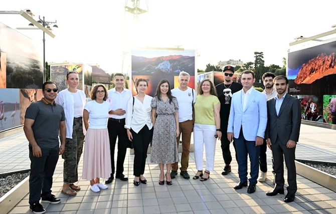 Leyla Əliyeva “Milli Parklar — Azərbaycanın 12 Möcüzəsi” fotosərgisinin açılışında (FOTOLAR) Leyla Əliyeva “Milli Parklar — Azərbaycanın 12 Möcüzəsi” fotosərgisinin açılışında (FOTOLAR)