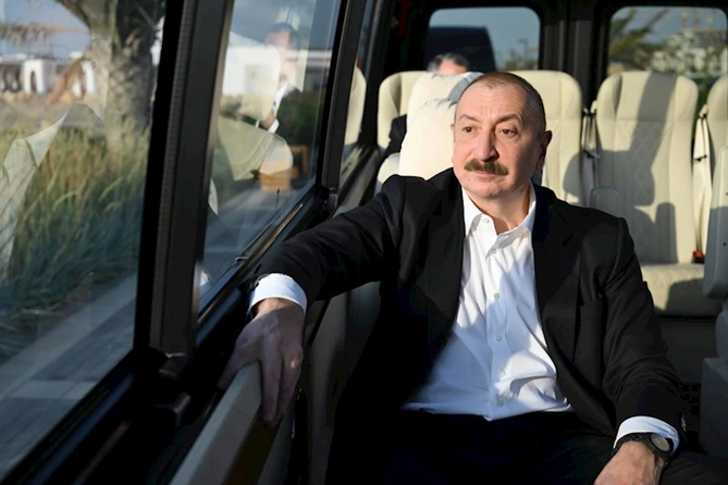 İlham Əliyev və Qurbanqulu Berdiməhəmmədov “Sea Breeze”də olublar — FOTOLAR