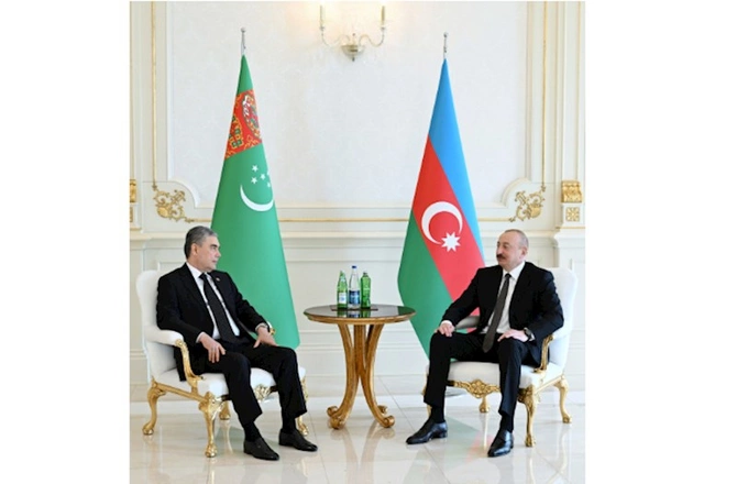 İlham Əliyev Qurbanqulu Berdiməhəmmədov ilə görüşdü — FOTOLAR
