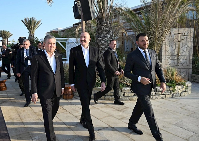 İlham Əliyev və Qurbanqulu Berdiməhəmmədov “Sea Breeze”də olublar — FOTOLAR
