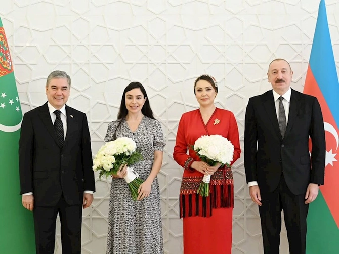 Leyla Əliyeva görüşdən fotolar paylaşdı Leyla Əliyeva görüşdən fotolar paylaşdı