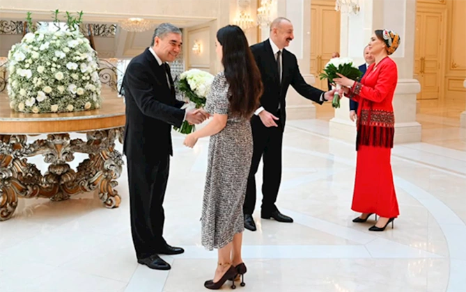 Leyla Əliyeva görüşdən fotolar paylaşdı Leyla Əliyeva görüşdən fotolar paylaşdı