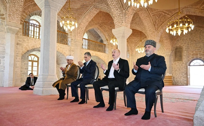 Şuşada məsciddə dua etdilər — FOTOLAR