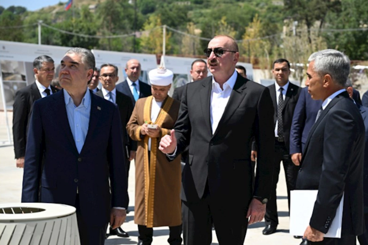 Güllələnmiş heykəllərə baxdılar — FOTOLAR (YENİLƏNİB)