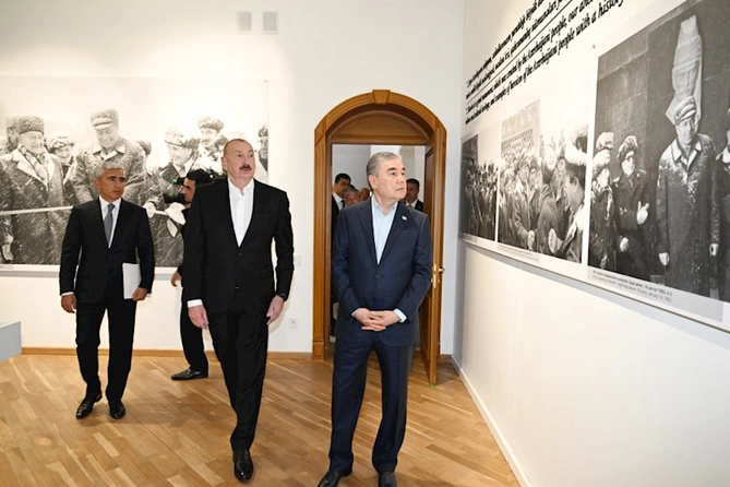 Güllələnmiş heykəllərə baxdılar — FOTOLAR (YENİLƏNİB) Güllələnmiş heykəllərə baxdılar — FOTOLAR (YENİLƏNİB)