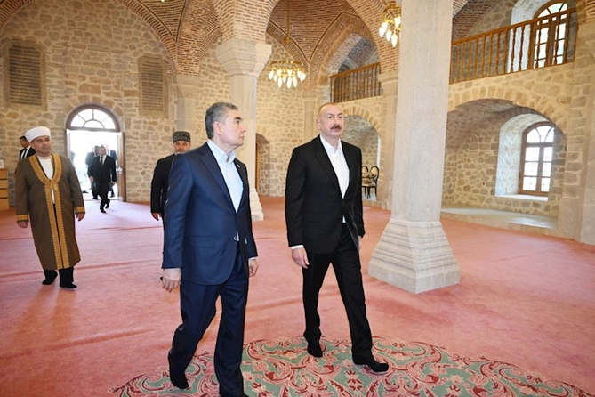 Şuşada məsciddə dua etdilər — FOTOLAR
