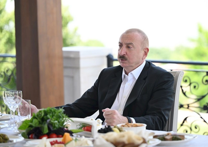 Şuşada birgə nahar... — FOTOLAR