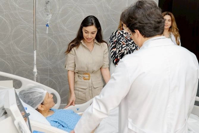 Leyla Əliyeva “Məlhəm Hospital”ı ziyarət etdi — FOTOLAR Leyla Əliyeva “Məlhəm Hospital”ı ziyarət etdi — FOTOLAR