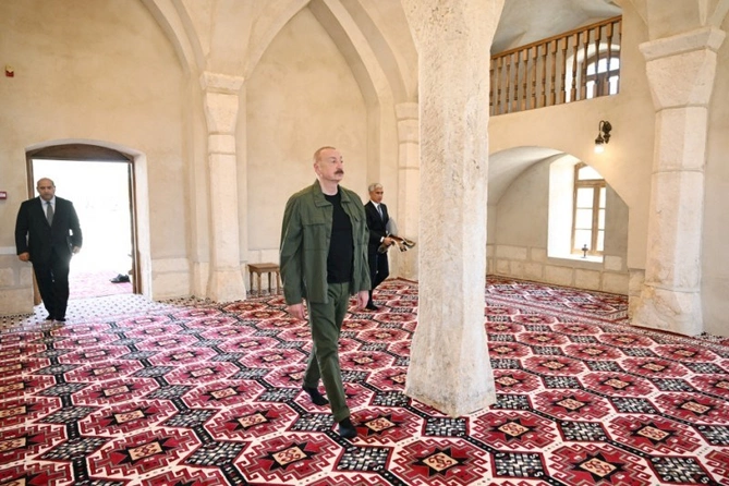 Prezident Qiyaslı kəndində məscidin açılışında — FOTOLAR