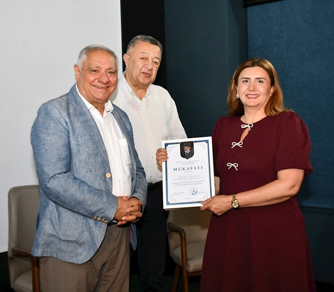 Jurnalistlərə Həsən bəy Zərdabi mükafatı təqdim edilib — FOTOLAR