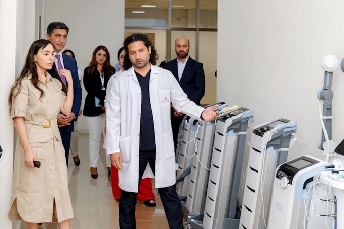Leyla Əliyeva “Məlhəm Hospital”ı ziyarət etdi — FOTOLAR Leyla Əliyeva “Məlhəm Hospital”ı ziyarət etdi — FOTOLAR