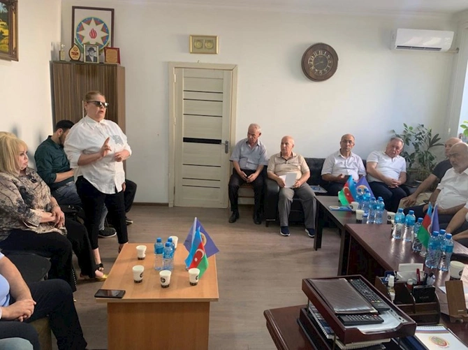 Vəhdət Partiyası təşkilatlarının birgə toplantısı keçirildi — FOTOLAR Vəhdət Partiyası təşkilatlarının birgə toplantısı keçirildi — FOTOLAR
