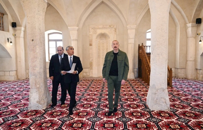 Prezident Qiyaslı kəndində məscidin açılışında — FOTOLAR