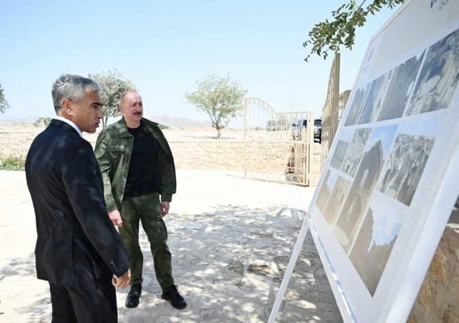 Prezident Qiyaslı kəndində məscidin açılışında — FOTOLAR