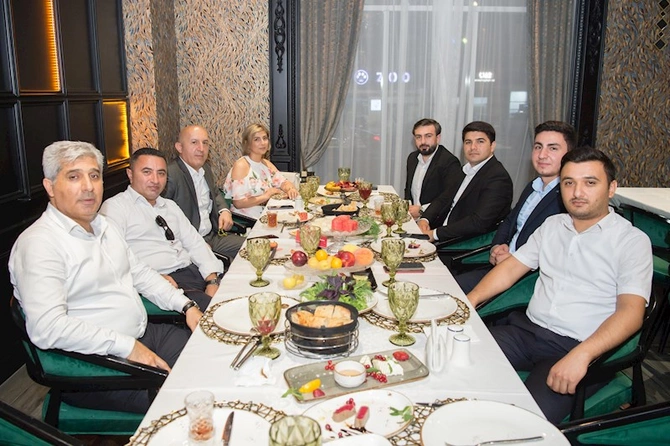 ADSEA jurnalistlərin 150 illik yubiley bayramını belə təbrik etdi — FOTOLAR ADSEA jurnalistlərin 150 illik yubiley bayramını belə təbrik etdi — FOTOLAR
