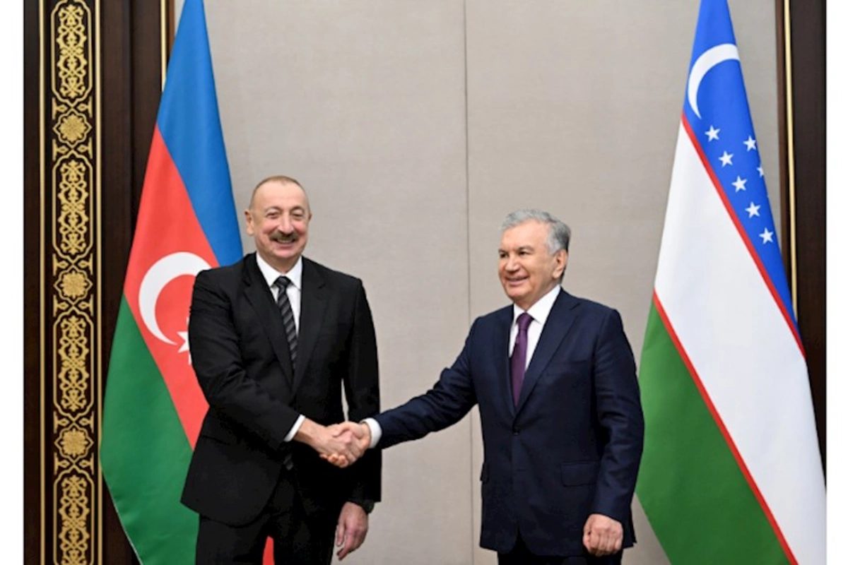 Şavkat Mirziyoyev İlham Əliyevi təbrik etdi — VİDEO