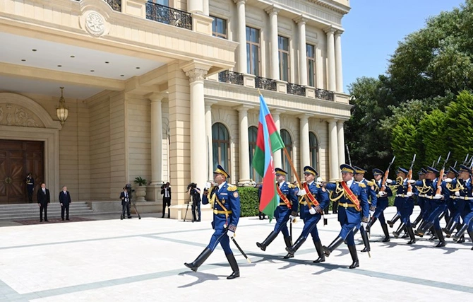 Prezidentlər mətbuata bəyanatlarla çıxış etdi — FOTOLAR (YENİLƏNİB)
