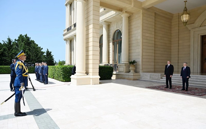 Prezidentlər mətbuata bəyanatlarla çıxış etdi — FOTOLAR (YENİLƏNİB)