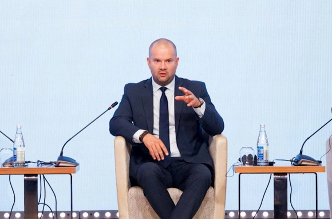 “İnnovativ yanaşmalar: Rəqəmsal dövrdə media savadlılığı” mövzusunda ilk panel sessiya keçirilib — FOTOLAR