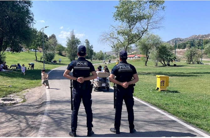 Polis istirahət mərkəzlərində profilaktik tədbirlər görür — VİDEO/FOTOLAR Polis istirahət mərkəzlərində profilaktik tədbirlər görür — VİDEO/FOTOLAR