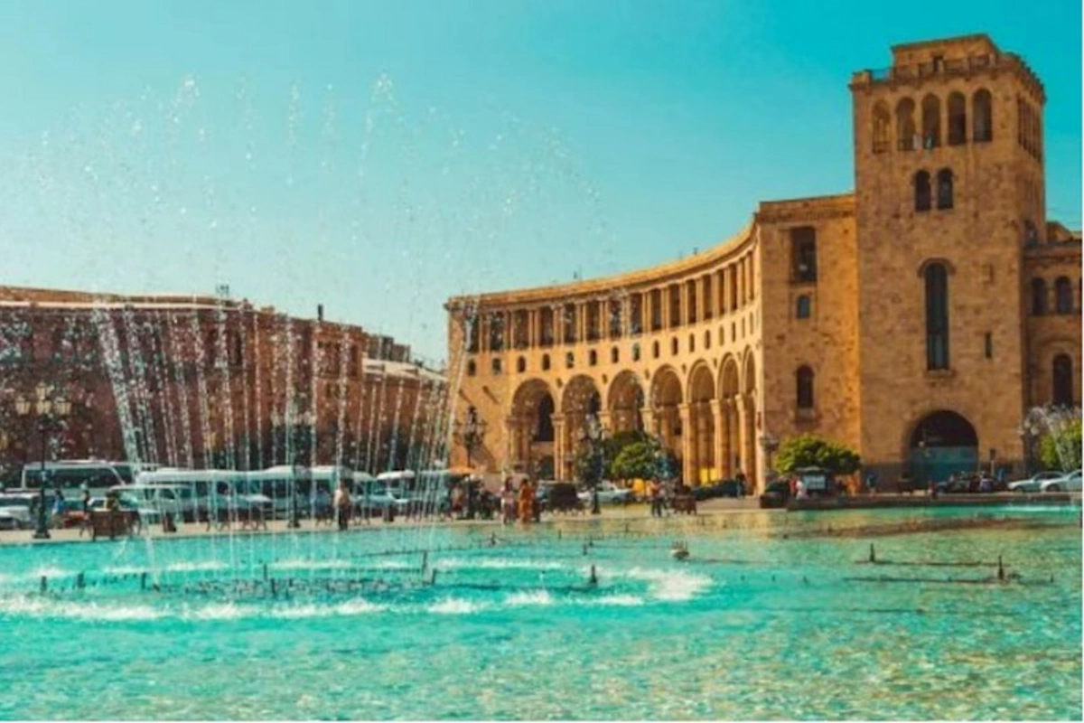 Azərbaycan bayrağı Ermənistanda TREND OLDU — FOTO