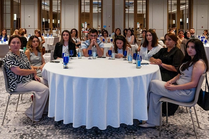 Mədəniyyət və kommunikasiya: müasir media strategiyaları mövzusunda təlim təşkil olunub — FOTOLAR