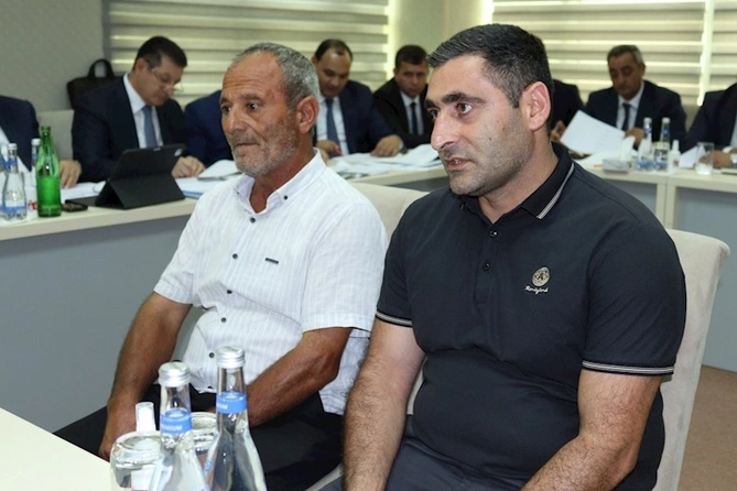 Dövlət Su Ehtiyatları Agentliyinin sədri Beyləqanda vətəndaşlarla görüşüb — FOTOLAR Dövlət Su Ehtiyatları Agentliyinin sədri Beyləqanda vətəndaşlarla görüşüb — FOTOLAR