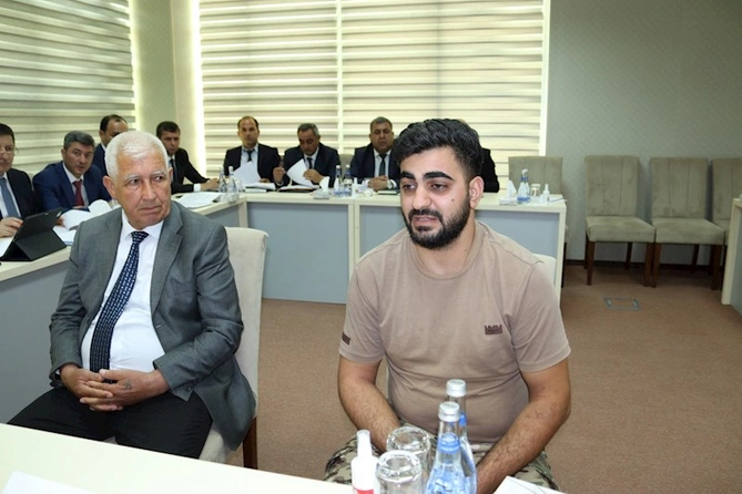 Dövlət Su Ehtiyatları Agentliyinin sədri Beyləqanda vətəndaşlarla görüşüb — FOTOLAR Dövlət Su Ehtiyatları Agentliyinin sədri Beyləqanda vətəndaşlarla görüşüb — FOTOLAR