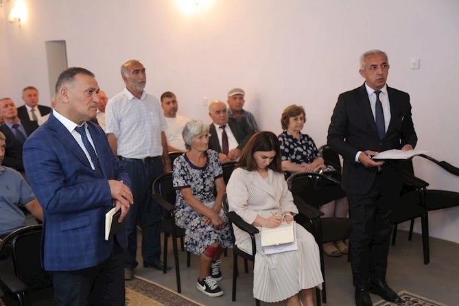 Hacıqabul Rayon İcra Hakimiyyətində növbəti vətəndaş qəbulu keçirildi — FOTOLAR Hacıqabul Rayon İcra Hakimiyyətində növbəti vətəndaş qəbulu keçirildi — FOTOLAR