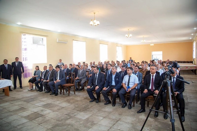 İcra başçısı səyyar qəbul keçirdi — FOTOLAR