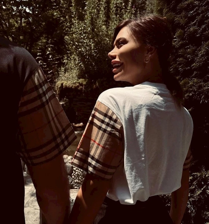 Aysun yeni münasibətə başladı: Hər kəs sussun! — FOTO Aysun yeni münasibətə başladı: Hər kəs sussun! — FOTO
