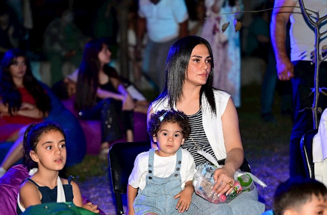 Tarix, poeziya və musiqi: Şuşada unudulmaz axşam — FOTOLAR Tarix, poeziya və musiqi: Şuşada unudulmaz axşam — FOTOLAR