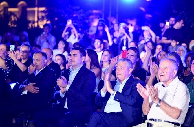 Tarix, poeziya və musiqi: Şuşada unudulmaz axşam — FOTOLAR Tarix, poeziya və musiqi: Şuşada unudulmaz axşam — FOTOLAR