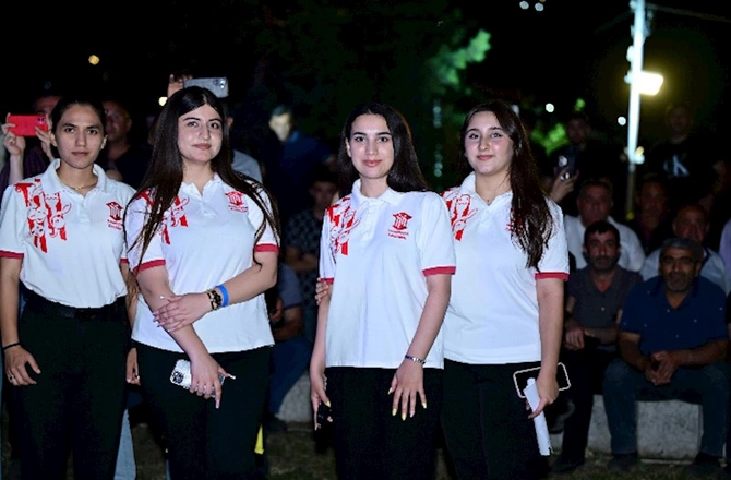 Tarix, poeziya və musiqi: Şuşada unudulmaz axşam — FOTOLAR Tarix, poeziya və musiqi: Şuşada unudulmaz axşam — FOTOLAR
