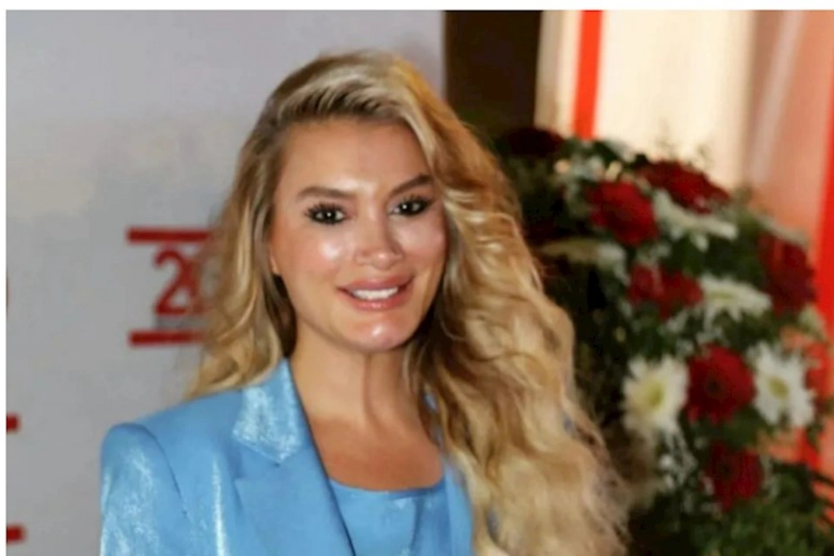 Yeşim Əryılmaz “Azərbaycanın Mətbuat Elçisi” mükafatına layiq görüldü — FOTO