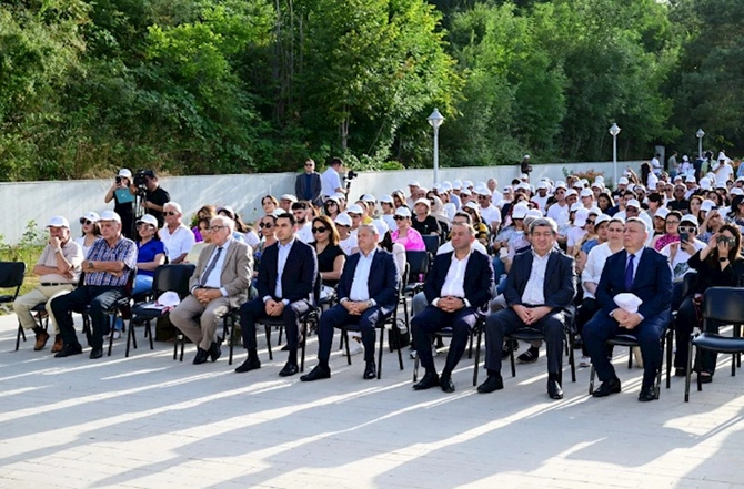 Vaqif Poeziya Günləri Şuşada Sözün hökmdarı ədəbi-bədii kompozisiya ilə başa çatıb — FOTOLAR (YENİLƏNİB)