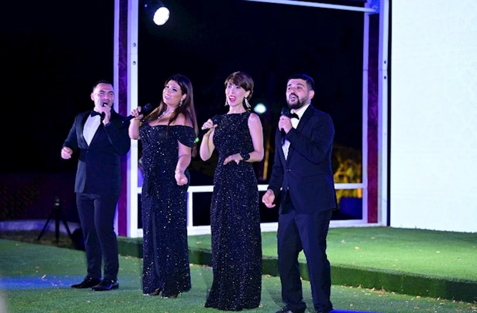Tarix, poeziya və musiqi: Şuşada unudulmaz axşam — FOTOLAR Tarix, poeziya və musiqi: Şuşada unudulmaz axşam — FOTOLAR