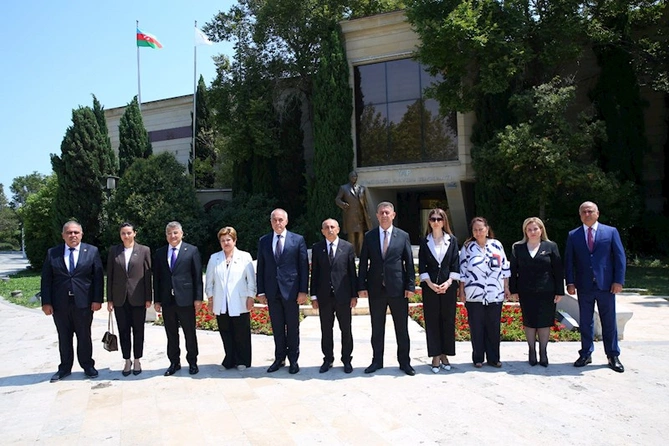 Binəqədidə Qərbi Azərbaycanla bağlı kitabın təqdimatı — FOTOLAR