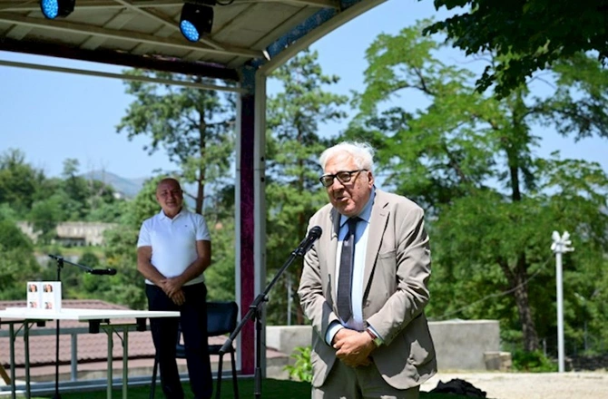 Şuşada Xalq yazıçısı Anarın kitabının təqdimatı olub, poeziya saatı keçirilib — FOTOLAR