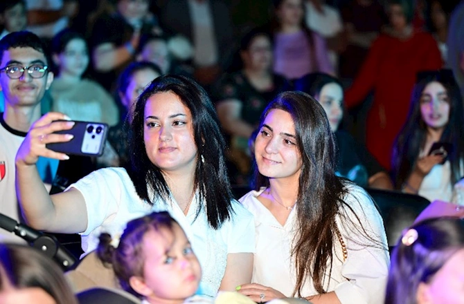 Tarix, poeziya və musiqi: Şuşada unudulmaz axşam — FOTOLAR Tarix, poeziya və musiqi: Şuşada unudulmaz axşam — FOTOLAR